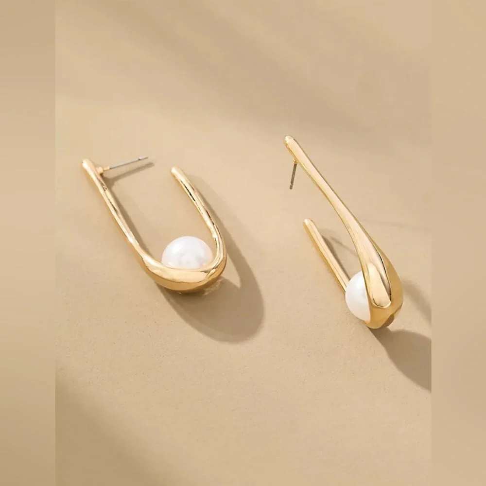 New Anthropologie Pearl Vintage Hoop Earrings - Picture 4 of 16